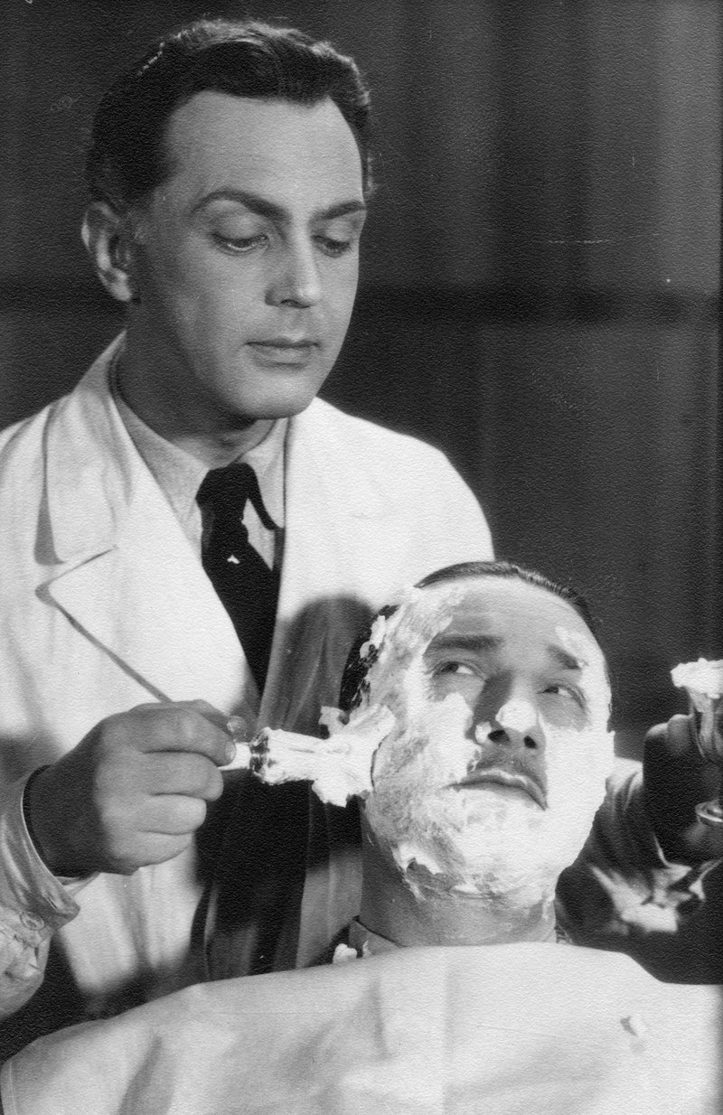 Kadr z filmu „Sportowiec mimo woli” z roku 1939 w reż. Mieczysława Krawicza, na zdj. Aleksander Żabczyński i Wojciech Ruszkowski/FINA