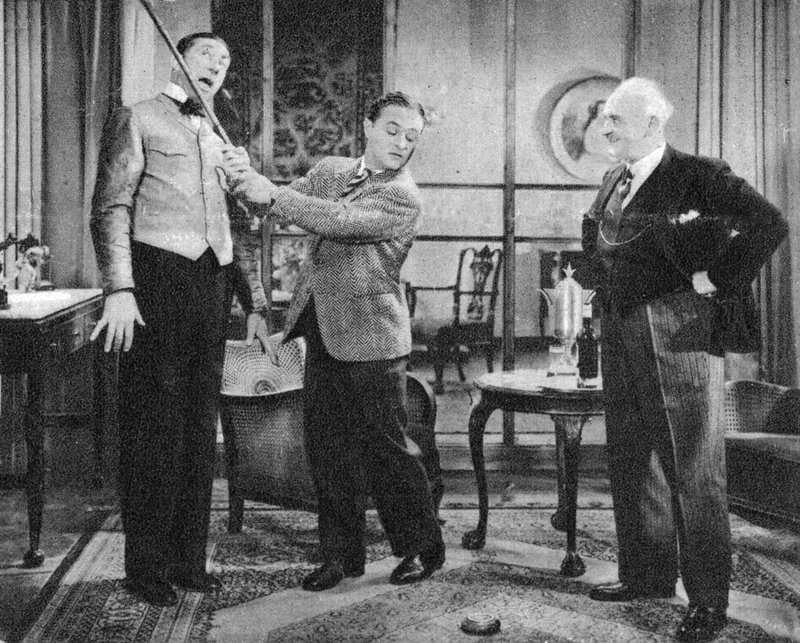 Kadr z filmu „Sportowiec mimo woli” z roku 1939 w reż. Mieczysława Krawicza, na zdj. Stanisław Woliński, Adolf Dymsza, Józef Orwid/FINA