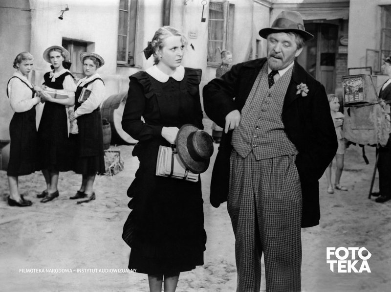 Fotosy do filmu „Dziewczęta z Nowolipek” / Źródło: Filmoteka Narodowa - Instytut Audiowizualny