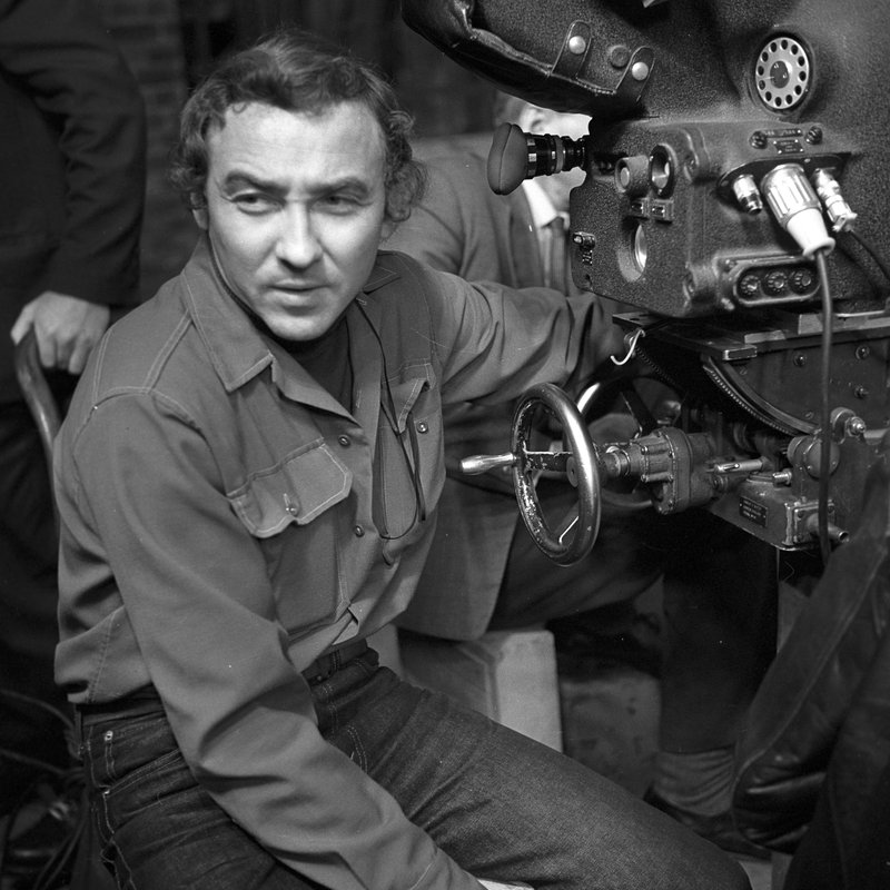 Operator Zygmunt Samosiuk podczas pracy nad filmem "Krajobraz po bitwie", fot. Jerzy Troszczyński/FINA