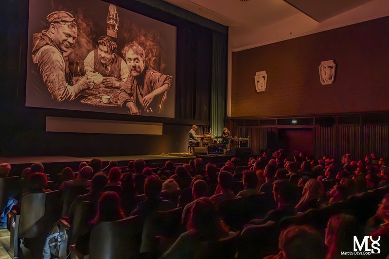Hinode Tapes gra do filmu „Furman śmierci”, fot. Marcin Oliva Soto / FINA