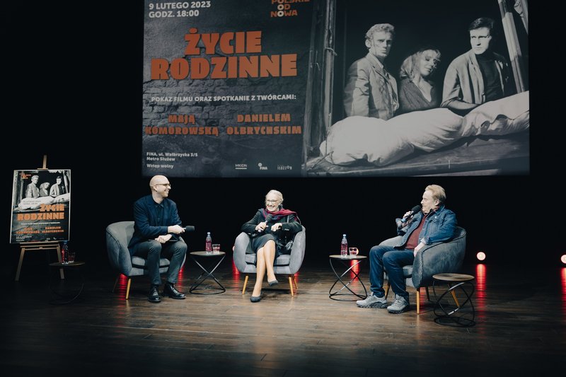 Maja Komorowska i Daniel Olbrychski rozmawiają z Michałem Dondzikiem, fot. FINA