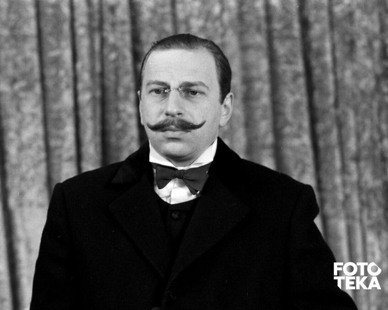 Jerzy Stuhr w filmie „Wizja lokalna 1901”, reż. Filip Bajon, fot. Romuald Pieńkowski, prawa: Filmoteka Narodowa – Instytut Audiowizualny, źródło: Fototeka FINA