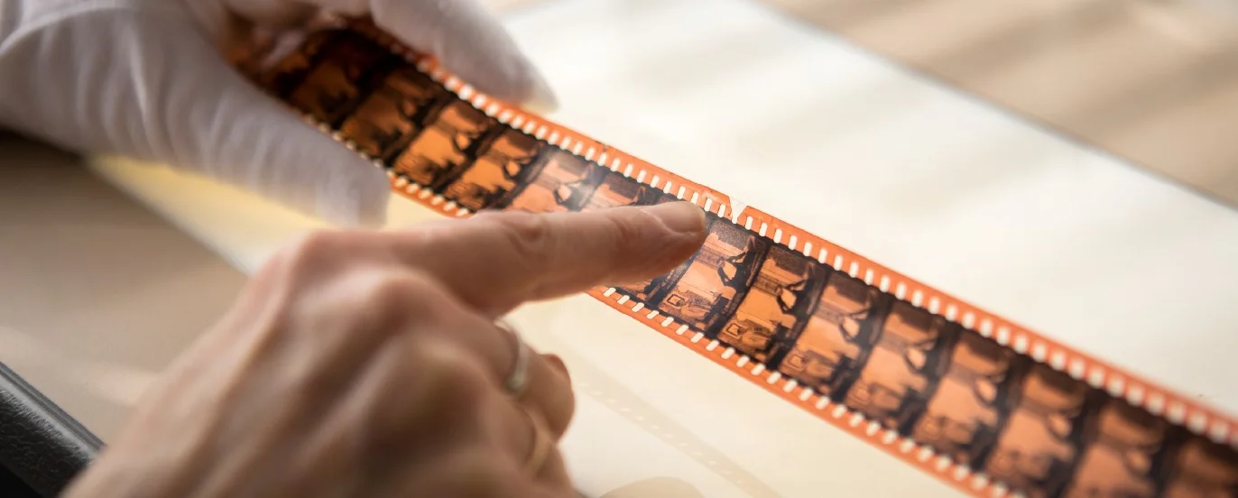 grafika ilustracyjna, taśma filmowa